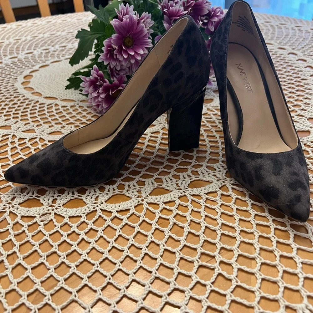 Nine West - Picture 1 of 4